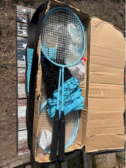 Badminton set