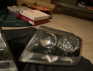 2004 Grand Cherokee Headlights