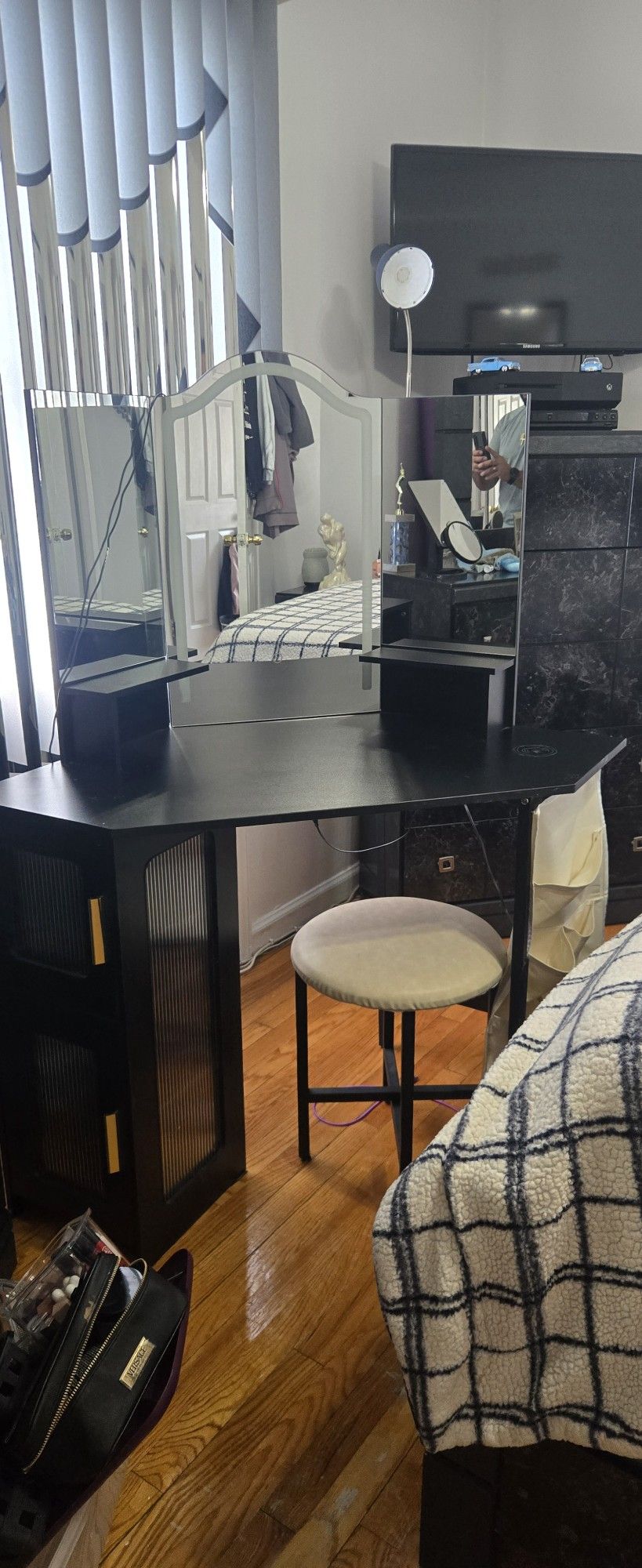 Vanity set
