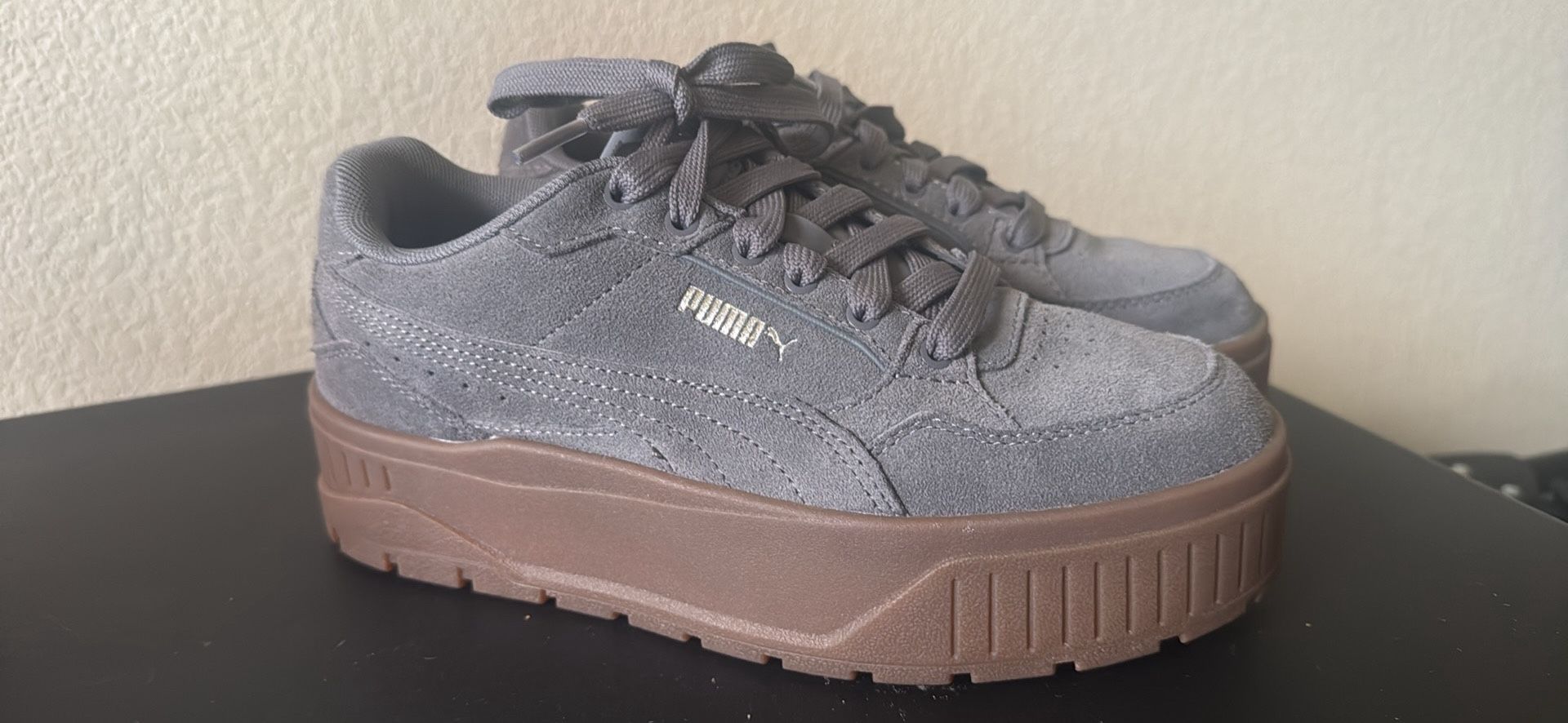 Women’s Puma size 6.5
