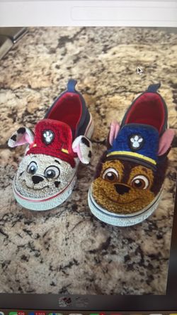 Paw patrol tennis shoe size 8, like new