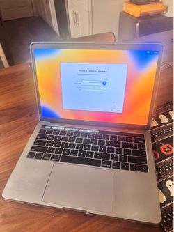 MAC BOOK PRO TOUCH BAR