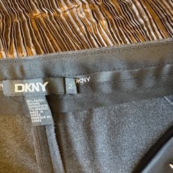DKNY Women’s pants size 2 color dark gray