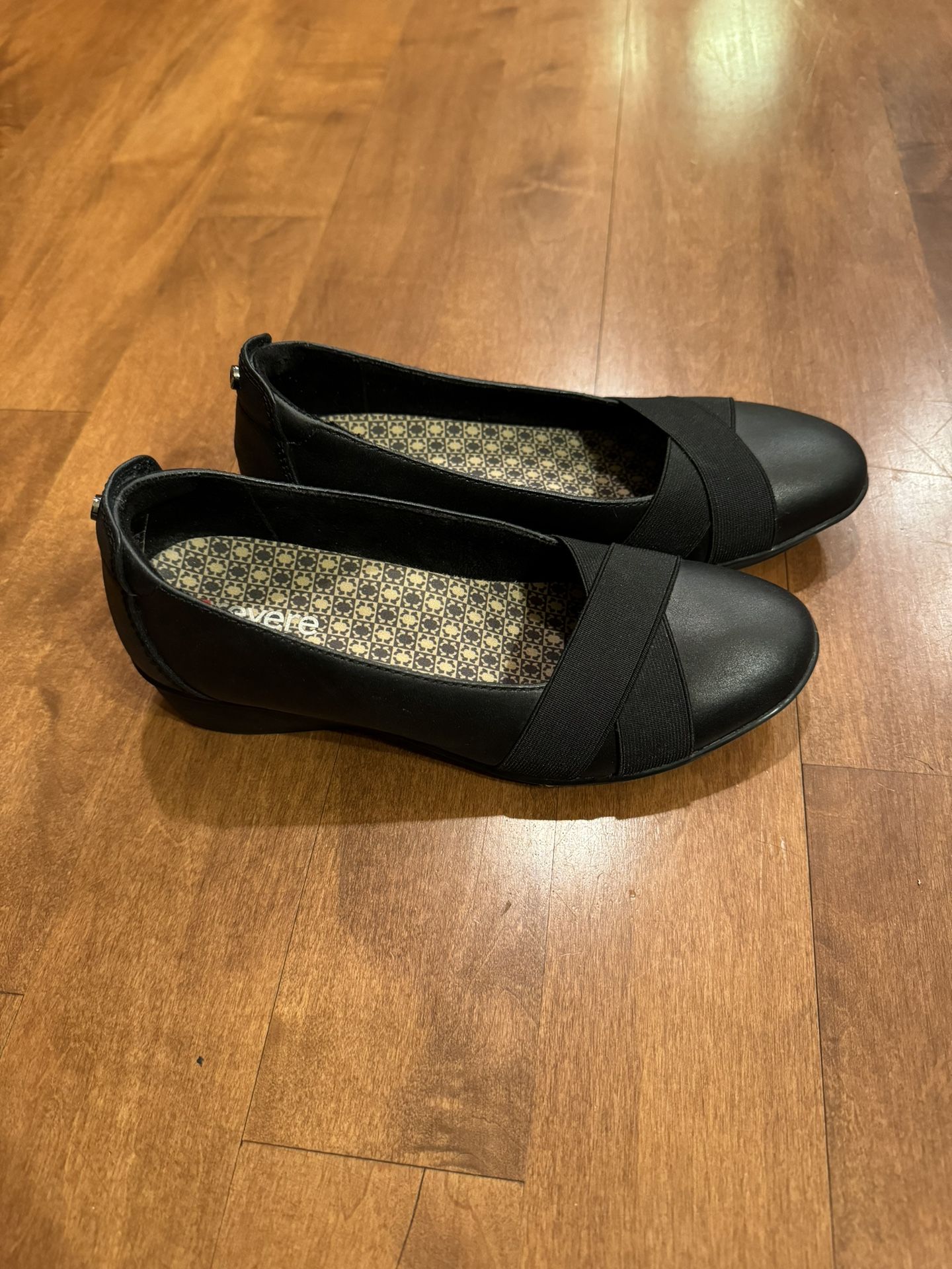 Womans Revere Leather Slip On Shoes Shipping Avaialbe 