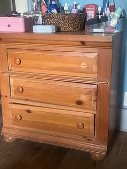 Dresser pine wood