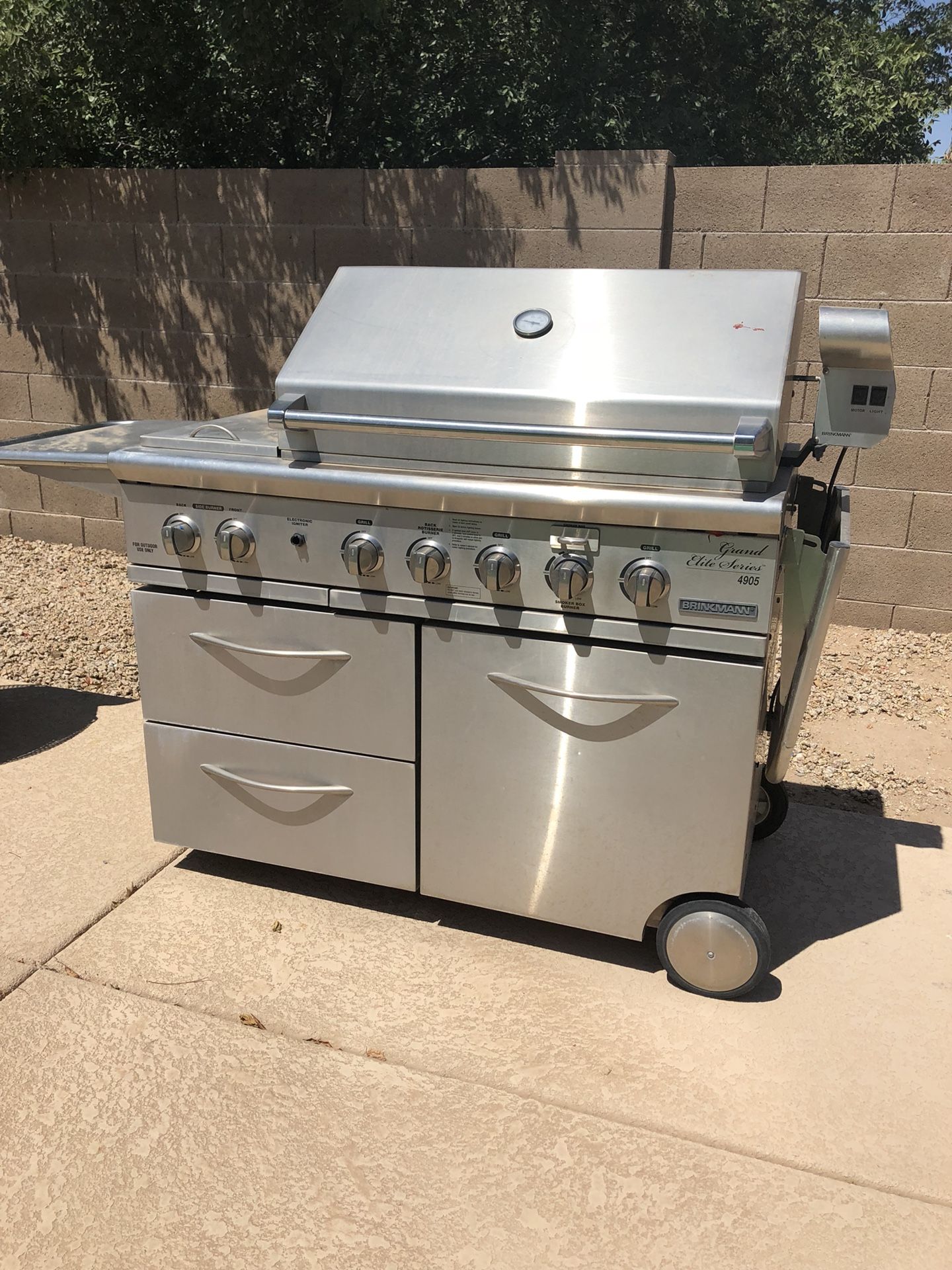 Gas grill for Sale in Queen Creek, AZ OfferUp