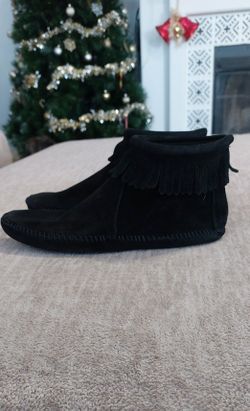 Minnetonka 189 Womens Black Fringe Moccasins Ankle Boots Zip Soft Sole Size 7.5