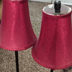 2   Lamparas   estilo  antiguas  $ 15 each