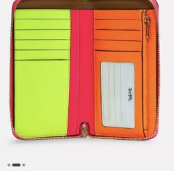 COACH Medium Id Zip Wallet With Colorblock Interior