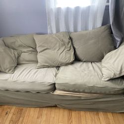 Pull Out Couch 