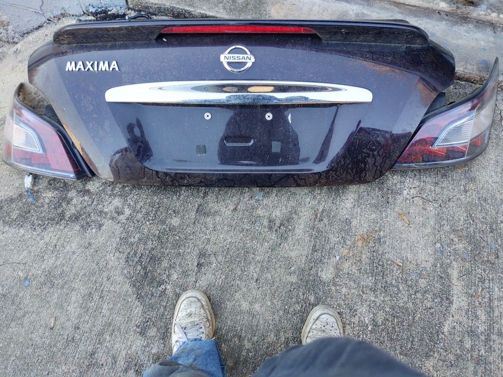 Nassan Trunk Lid / Tail .Lights/Maxima