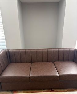 Brand New 3 Days Old 84/33 In Couch For Sale I Paid 847.69 But Mom Don't Like It So Im Letting It Go Fo 150.00 Just To Get Her Somthing Else