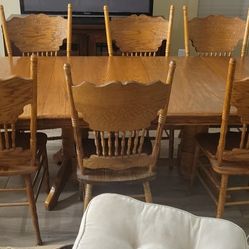 Oak Kitchen Table w/ 8 Chairs