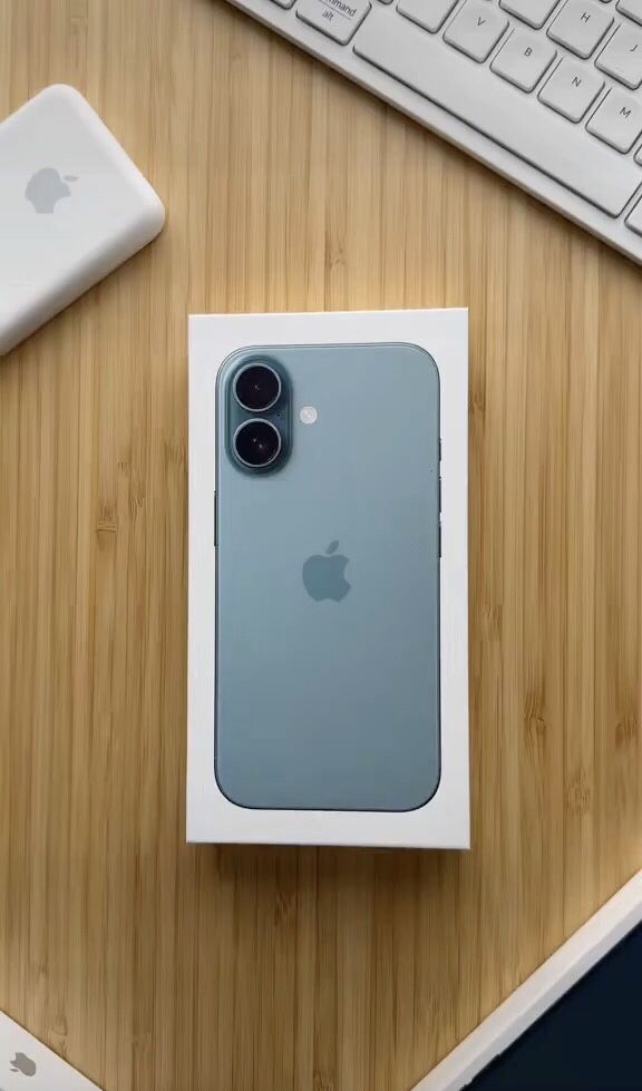 Apple iPhone 16 Open Box