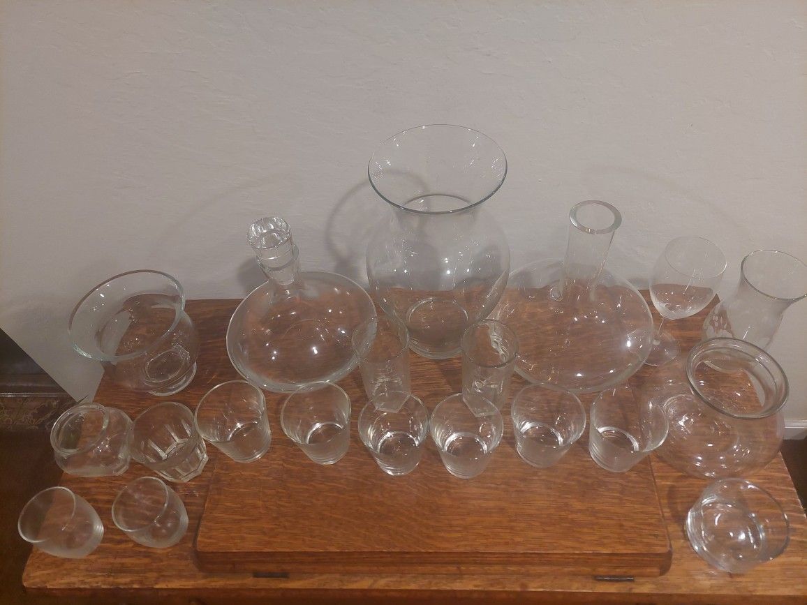 Collection of Glassware 
20 pieces 
