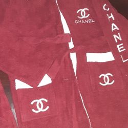 C.H.A.N.E.L. DESIGNER LOGO ROBE (BURGUNDY) SIZE MEDIUM