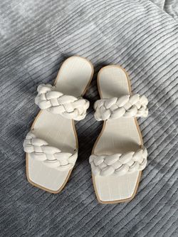 NEW Women’s Braided Flat Sandals- Cream