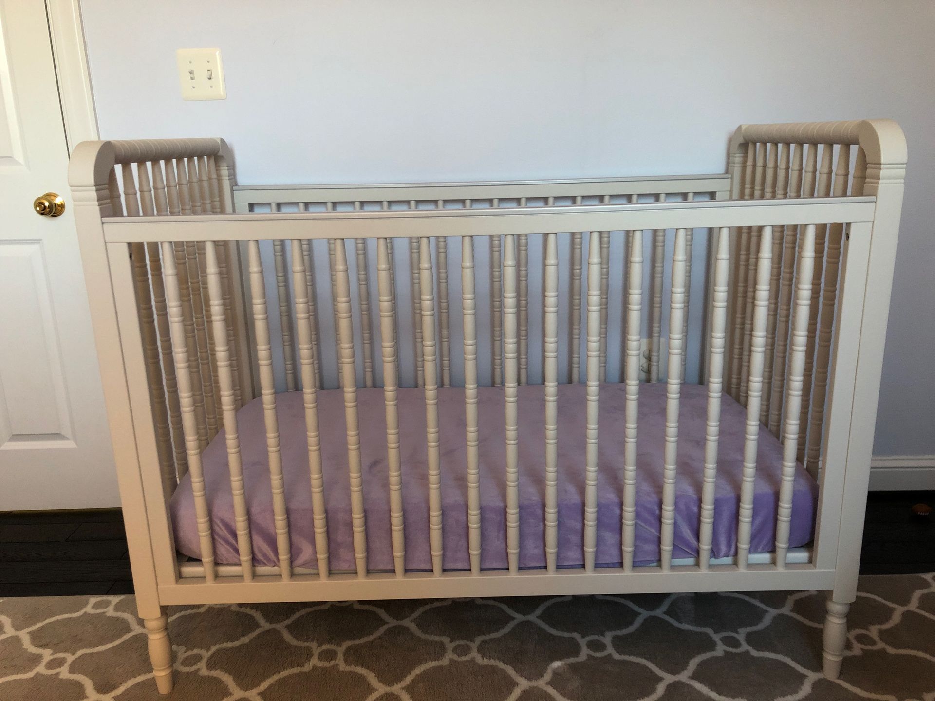 Pottery Barn Elsie Spindle Convertible Crib (New and unused)