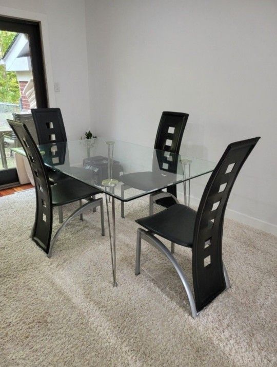 Dining Table With 4 Chairs For Free