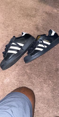 Adidas shell toes size 10