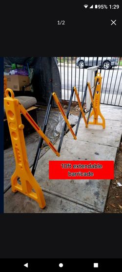 Scissor gate barricade