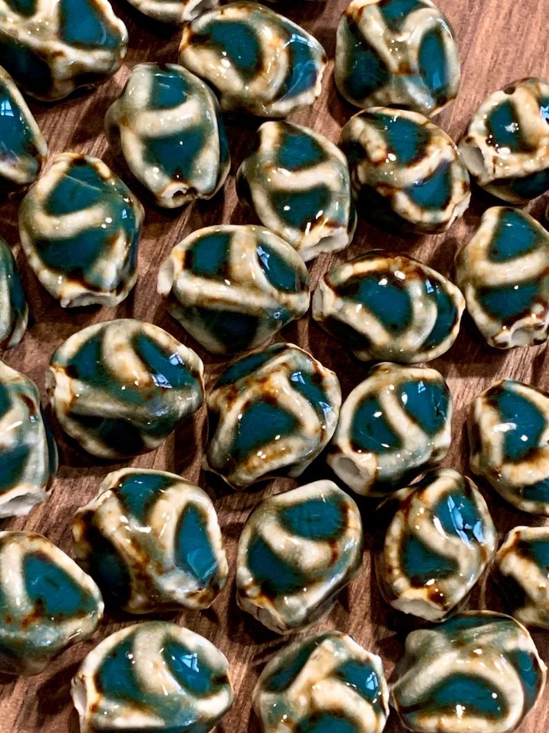 10 Porcelain Beads