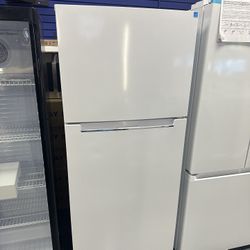 Element Refrigerator 17.6cu Top Freezer