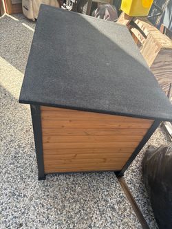 Outdoor Wooden Dog House with Asphalt Roof