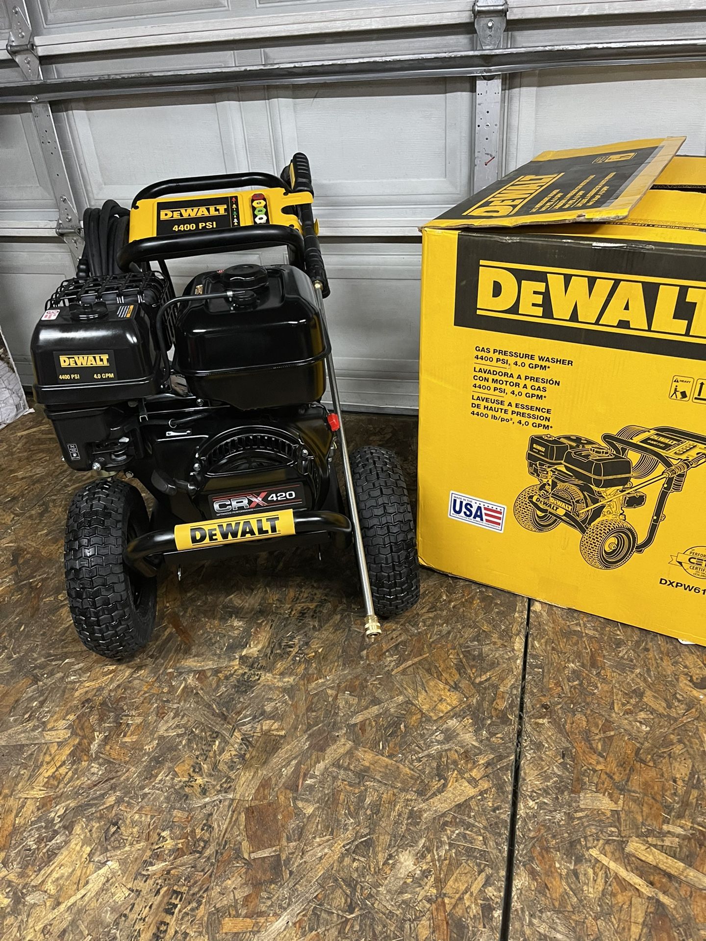 Dewalt 4400 PSI 4.0 GPM Gas Cold Water Pressure Washer with DEWALT