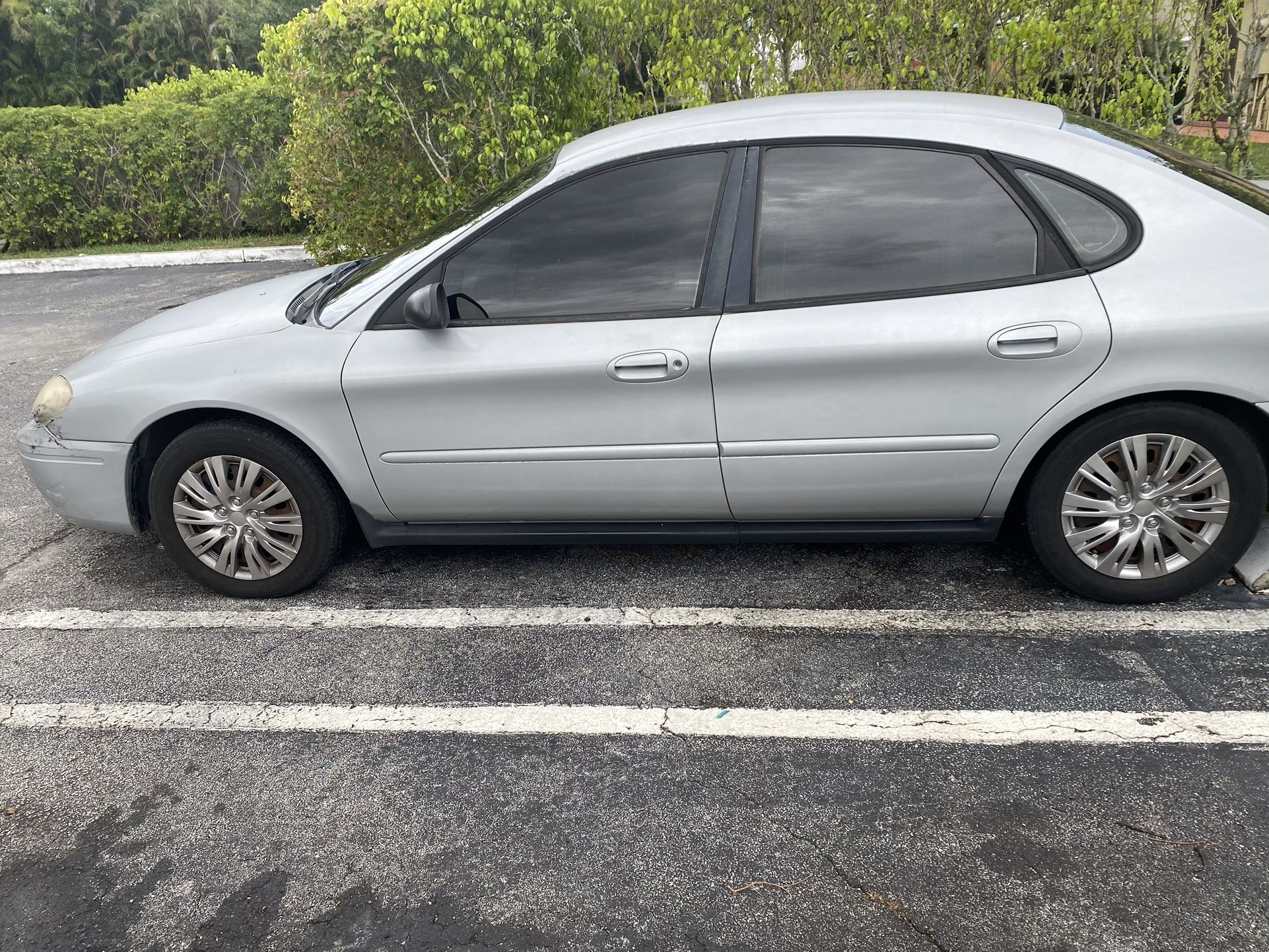 2006 Ford Taurus