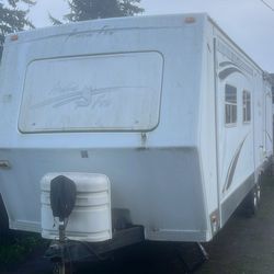 33ft Arctic Fox Silver Fox Edition Aluminum SuperStructure