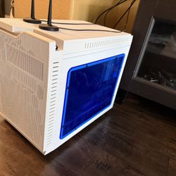 Gaming PC + VR Headset (Vive Pro)