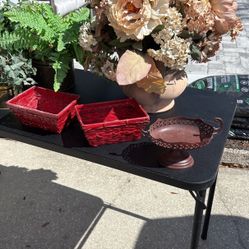 Small Baskets Or Containers / Metal Holder $1 Each