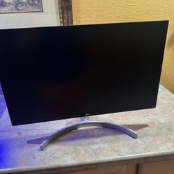 LG 27-inch 4K UHD IPS monitor