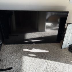 46in Tv + Bose Soundbar + Wall mount 