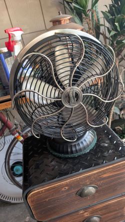 Vintage style fan by Casablanca industrial desk tabletop Zephair fan cool breeze 3 speed bronze