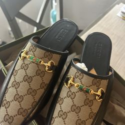 Men Gucci Canvas Leather Slippers - Sz 8