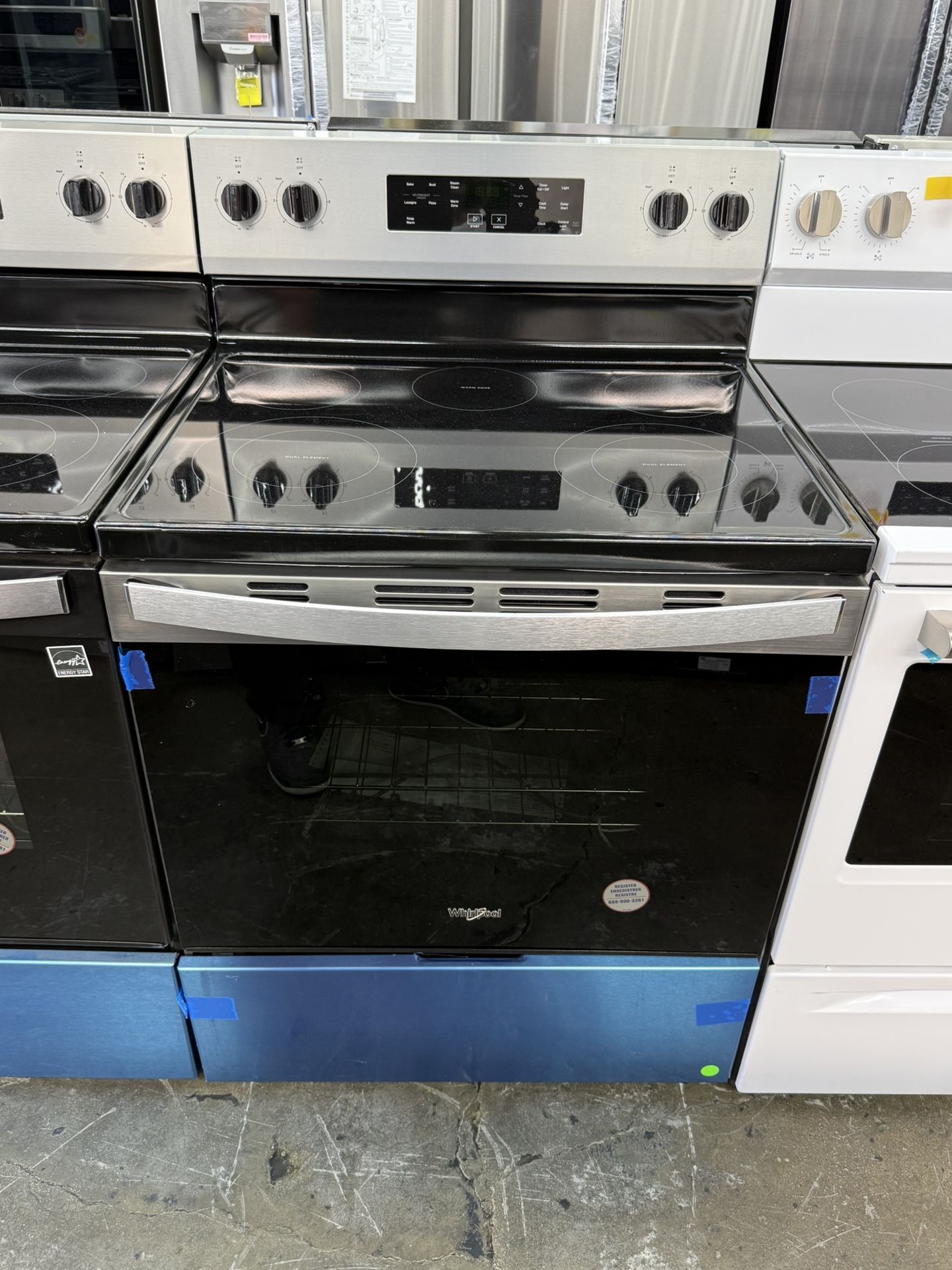New open box Whirlpool electric 220 volts glass top stove