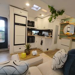 **Priced to sell****Open Range Light by Highland Ridge RV