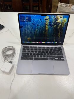 2022 MACBOOK AIR M2 - EXCELLENT CONDITON