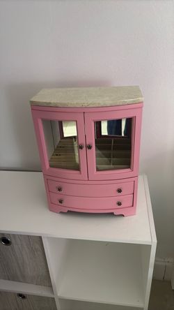 Pink jewerly box for sale!