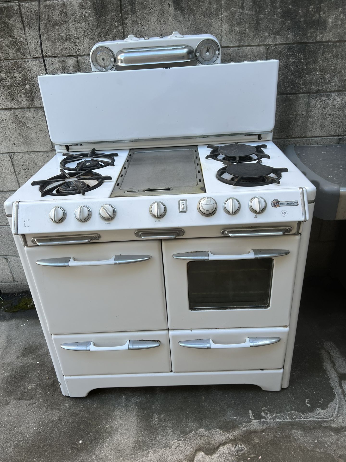 O’Keefe & Merritt Stove