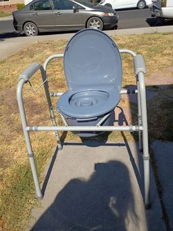 Porta potty $10