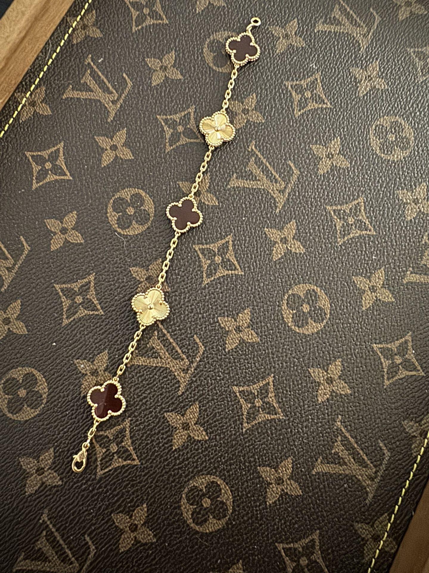 Unisex Bracelet - Gold