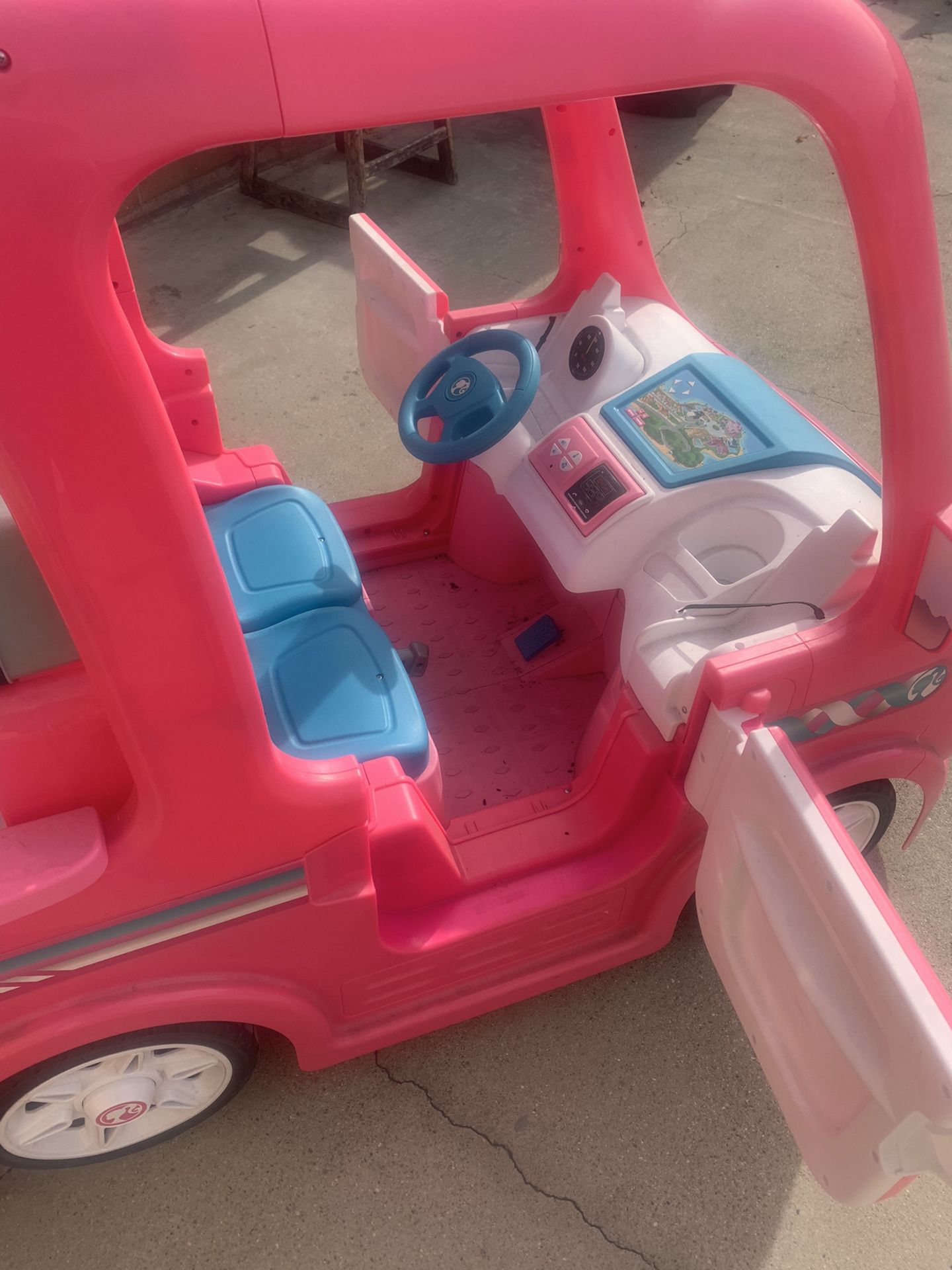 Skraldespand Overskæg udsultet Barbie Camper Van Power Wheels (PRICE REDUCED) for Sale in Pasadena, CA -  OfferUp