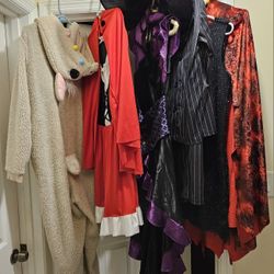 🎃 Lot of 6 Halloween Costumes – All in Great Condition! 
