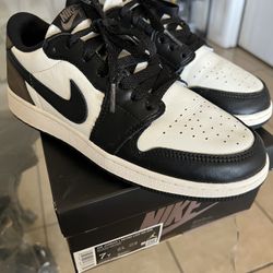 Nike Mocha Low Size 7Y Like New Metallic Bred Jordan