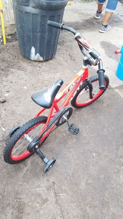 Kids bick