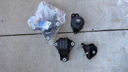 Brand New 4pc Motor Mount Kit - For 2015 Honda Accord 2.4L CVT (In Box)