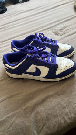 Men’s Nike dunks. Size 8. Blue and white